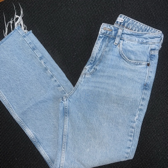 Zara High Rise Seamless Hem Straight Jeans Size 6 - Picture 3 of 6
